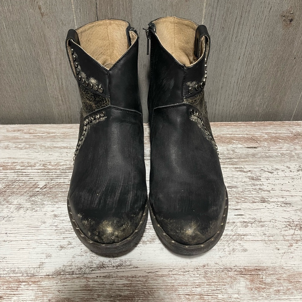 Circle G Black Studded Ankle Boots - Picture 2 of 7